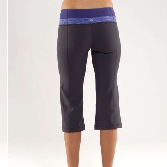 Lululemon Groove Crop Reversible Pants in Coal / Royalty / Royalty Space Dye - Picture 3 of 16